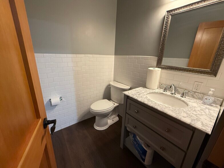 More Photos Of 3778 S Kalamath St, Englewood Warehouse For Sale