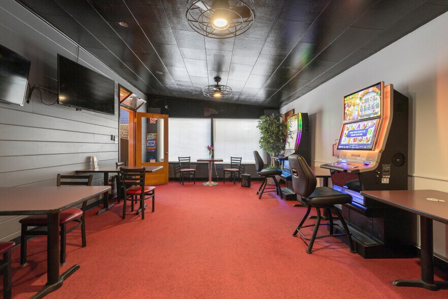 More Photos Of 1414 Oregon Ave, Klamath Falls Office For Sale