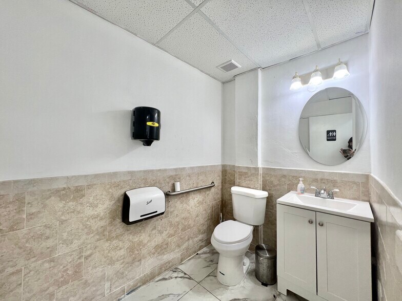 More Photos Of 4908 SW 8th St, Miami Medical For Sale