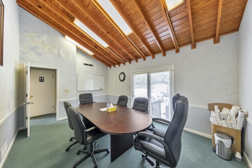 More Photos Of 3289 Powder Springs Rd, Powder Springs Warehouse For Lease