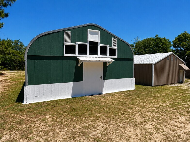 More Photos Of 2040 S Lake Dr, Lexington Light Distribution For Sale