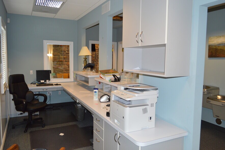 More Photos Of 66 N Main St, Sellersville Medical For Lease