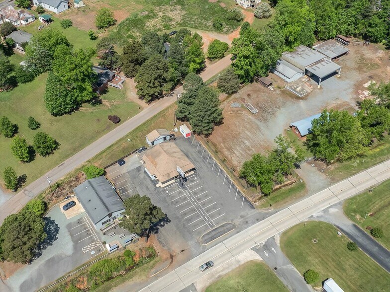 More Photos Of 919 N 2nd Ave, Siler City Restaurant For Sale