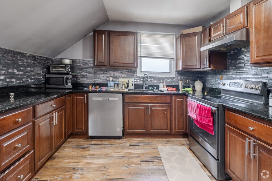 More Photos Of 201 Hanover Pike, Hampstead Service Station For Sale