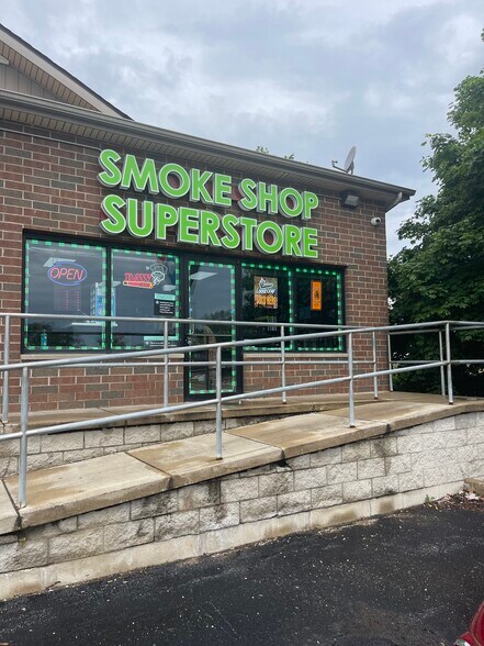 More Photos Of 7444 Kennedy Ave, Hammond Restaurant For Sale