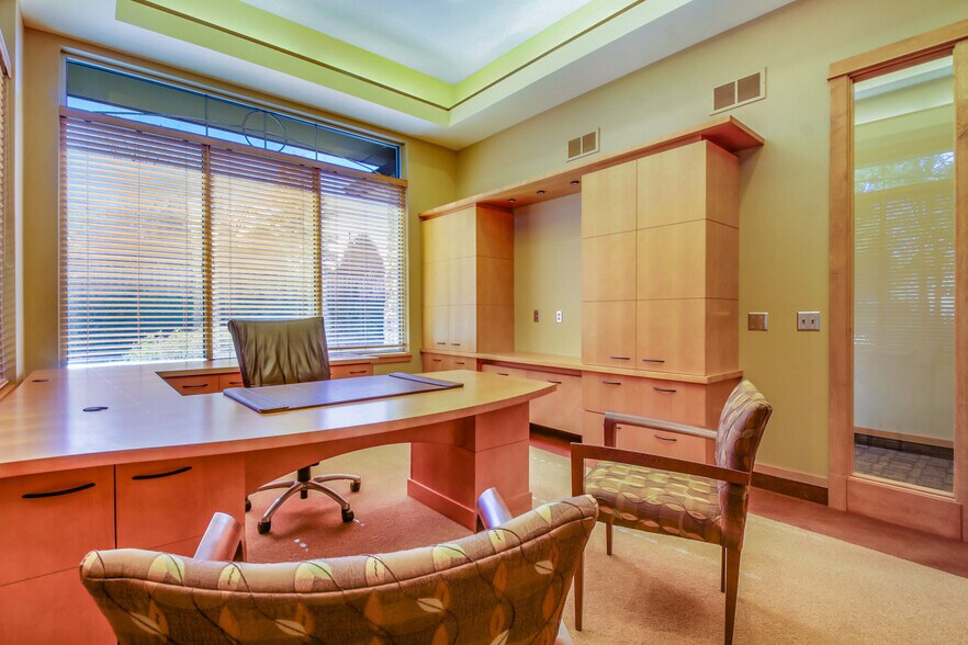 More Photos Of 659 W Hamilton Ave, Eau Claire Medical For Sale