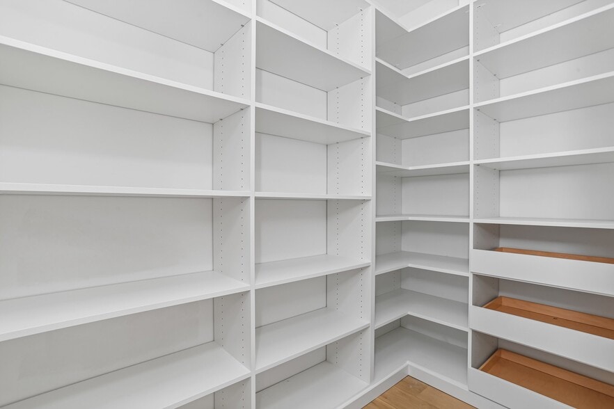 More Photos Of 25 Henry St, Greenwich Apartments For Sale