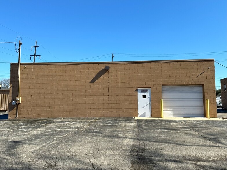 More Photos Of 3001 Kishwaukee St, Rockford Industrial For Sale