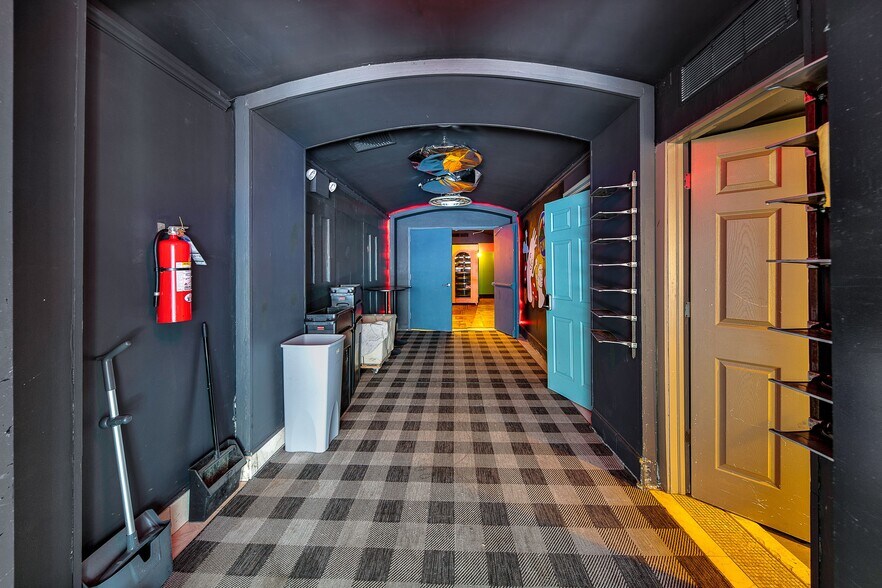 More Photos Of 305-311 W 57th St, New York Apartments For Lease