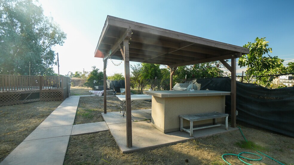 More Photos Of 2314 S Artesia St, San Bernardino Industrial For Sale