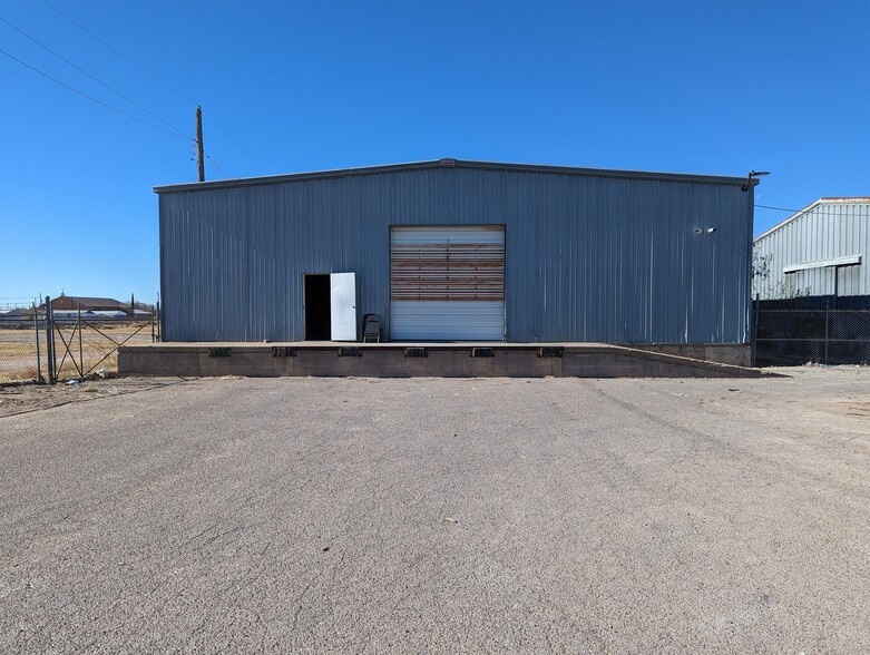 More Photos Of 714 E 2nd St, Odessa Flex For Lease