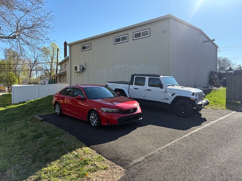 More Photos Of 3000 Mount Carmel Ave, Glenside Flex For Sale