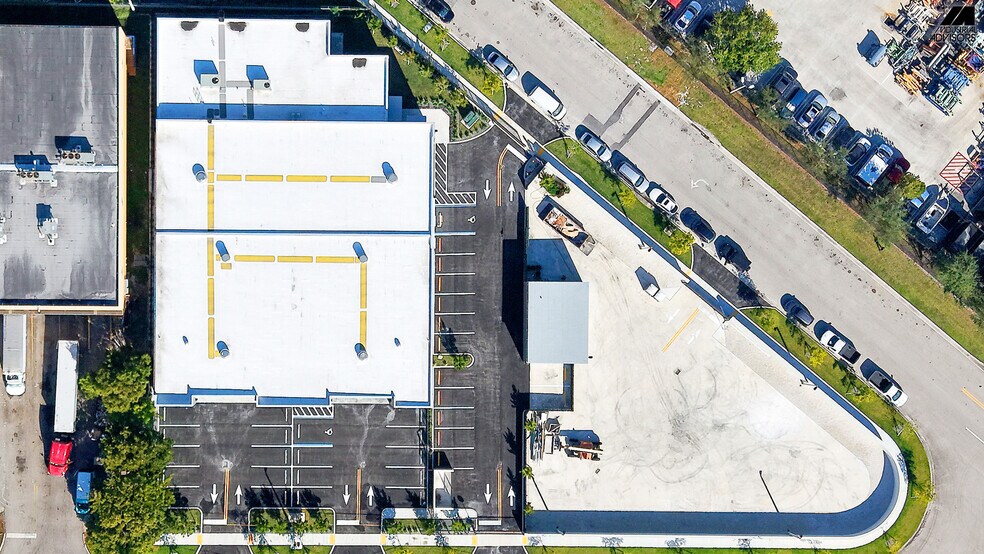 More Photos Of 10941 NW 123rd St, Medley Industrial For Lease