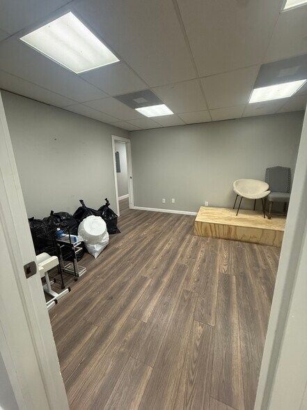 More Photos Of 308 E Molloy Rd, Syracuse Storefront Retail Office For Lease
