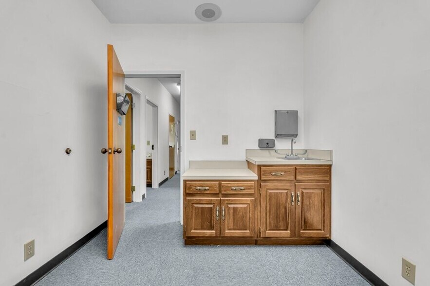 More Photos Of 2403 5th St N, Columbus Medical For Sale