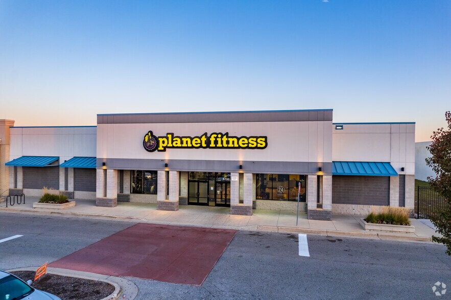 More Photos Of 5825 W Hope Ave, Milwaukee General Retail For Lease