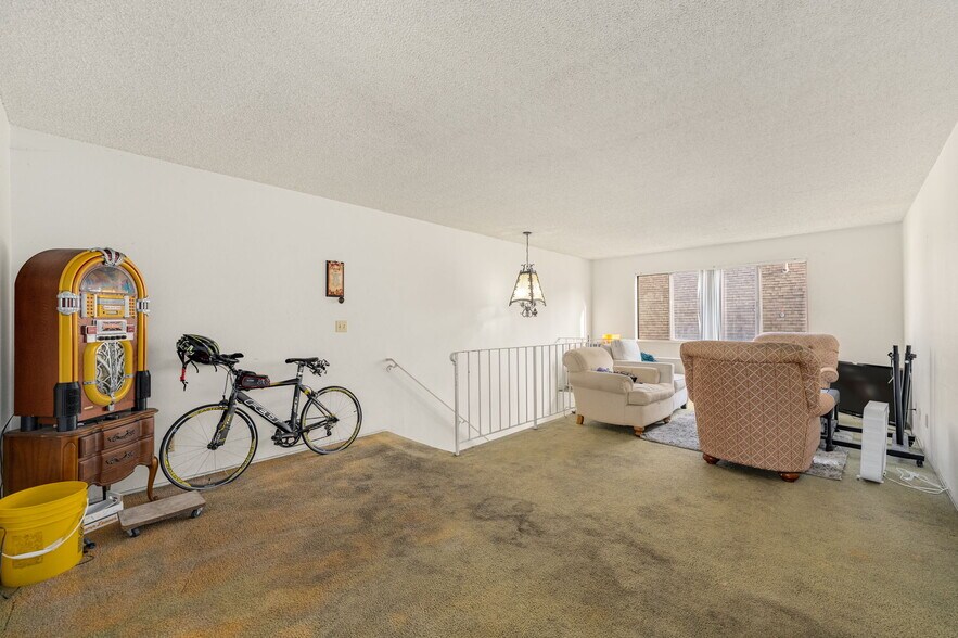 More Photos Of 1070 Freeman Ave, Long Beach Apartments For Sale