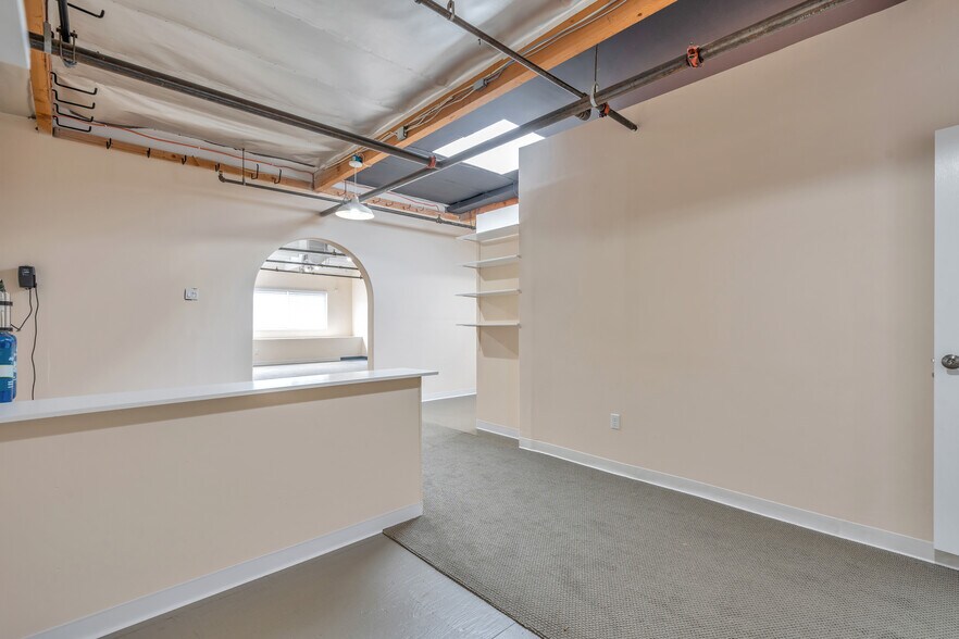 More Photos Of 74 Digital Dr, Novato Warehouse For Sale