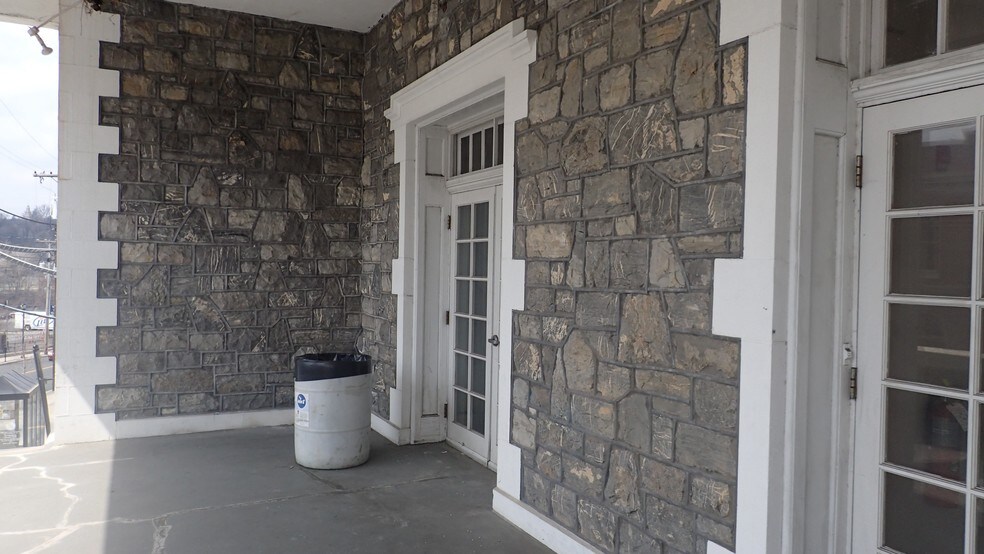 More Photos Of 75 S Main St, Phillipsburg Office For Lease