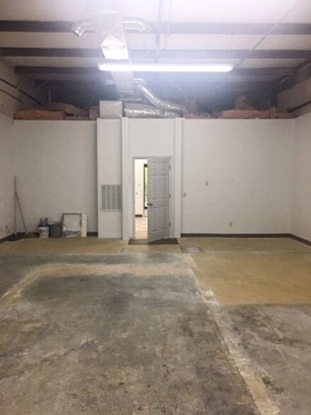 More Photos Of 1225 Coronet Dr, Dalton Office For Lease