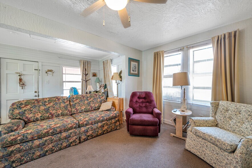 More Photos Of 1803 Gulf Blvd, Indian Rocks Beach Hotel For Sale