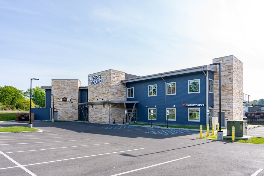 More Photos Of 139 W Market St, Clearfield Flex For Lease