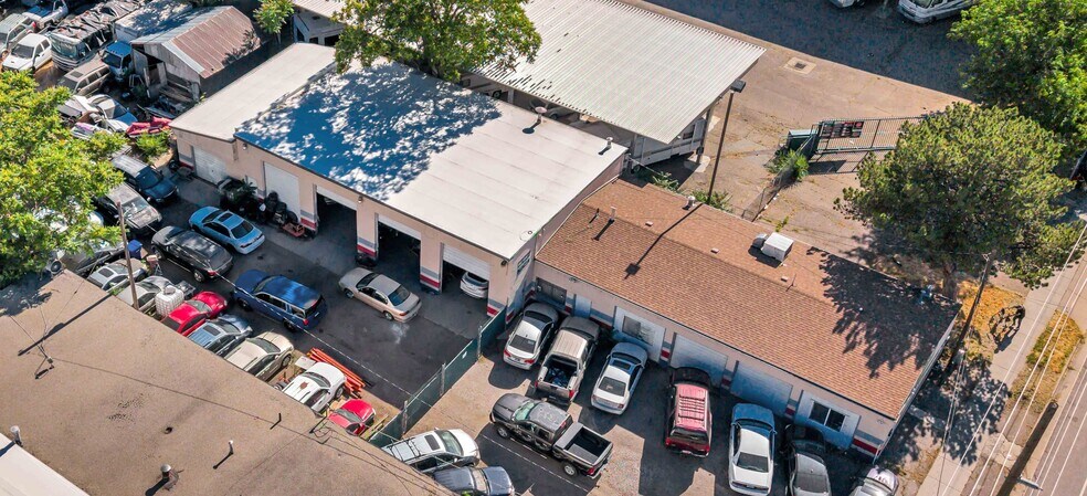 More Photos Of 167 W 33rd St, Ogden Industrial For Sale