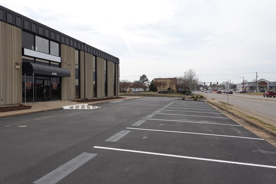 More Photos Of 4190 S Plaza Trl, Virginia Beach Office For Lease