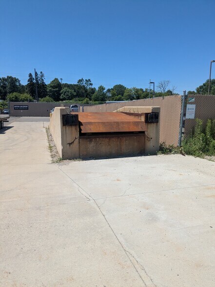 More Photos Of 12801 Silver Lake Rd, Brighton Manufacturing For Sale