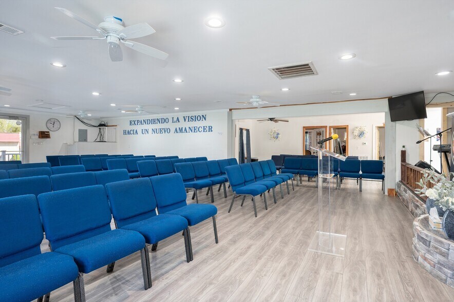 More Photos Of 200 Jupiter Dr, Nashville Flex For Sale