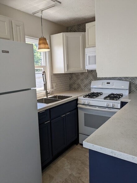 More Photos Of 246 5th St NW, Barberton Apartments For Sale