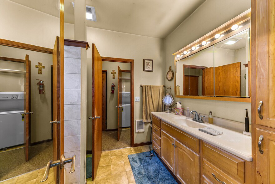 More Photos Of 918 Citadel Dr, Everson Multifamily For Sale