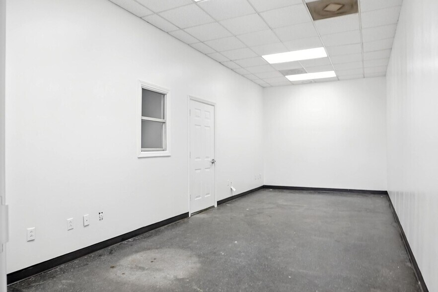 More Photos Of 400 Mound City Rd, West Memphis Service For Sale