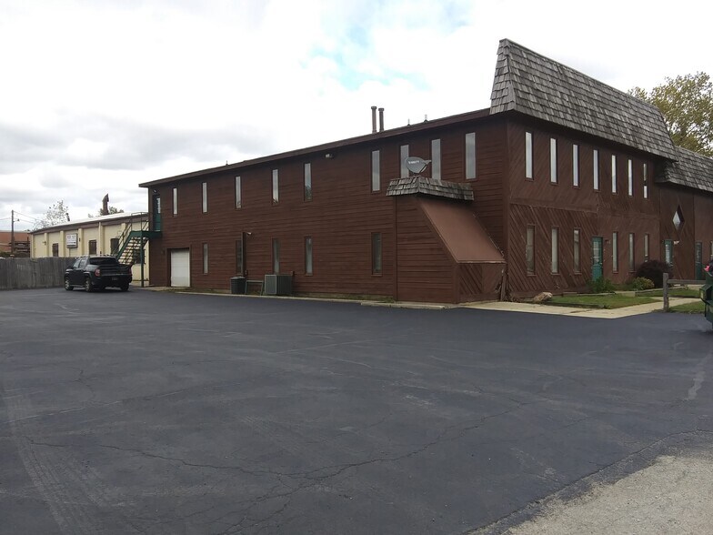 Primary Photo Of 3816 Grandview Ave, Gurnee Industrial For Sale