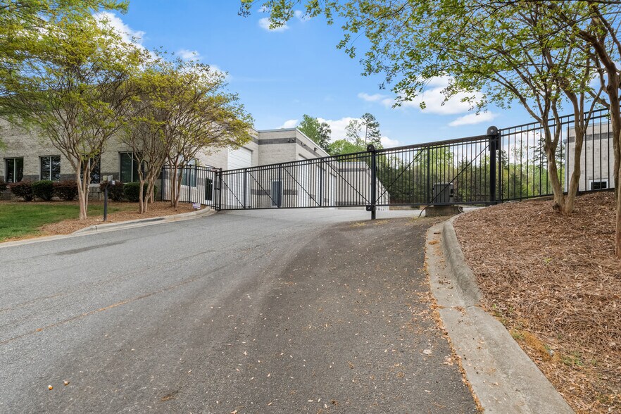 More Photos Of 295 Cayuga Dr, Mooresville Industrial For Sale