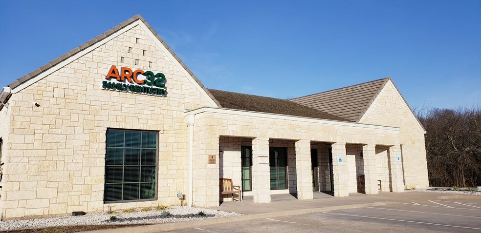 Primary Photo Of 4 Horizon Ct, Heath Office For Lease