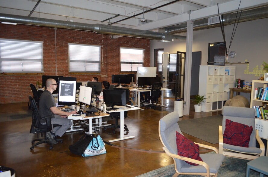 More Photos Of 1501 Burlington St, North Kansas City Warehouse For Lease