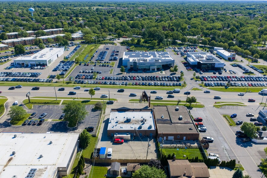 More Photos Of 1910-1918 N Rand Rd, Palatine Freestanding For Sale