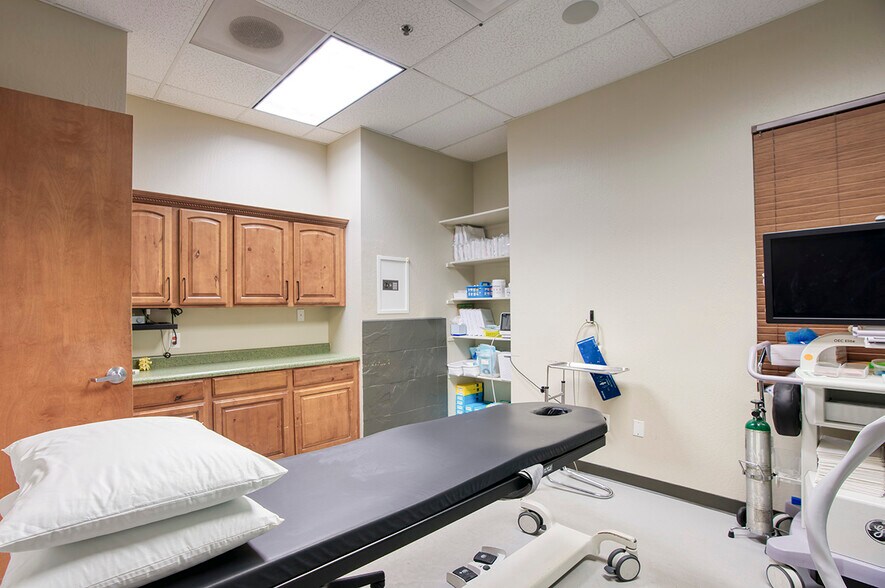 More Photos Of 4530 E Muirwood Dr, Phoenix Office For Sale