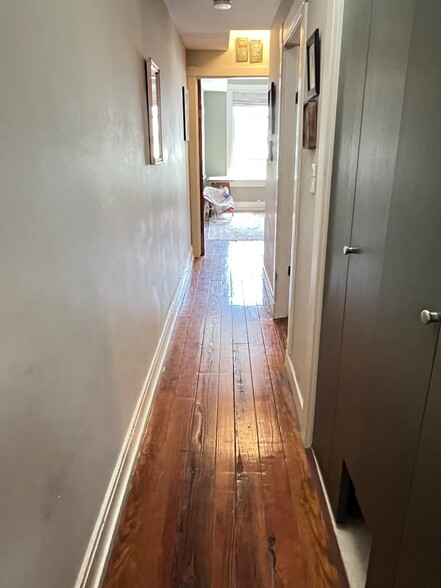 More Photos Of 1438-1442 Light St, Baltimore Showroom For Sale