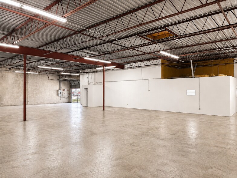 More Photos Of 3911 Woodbury Dr, Austin Warehouse For Lease