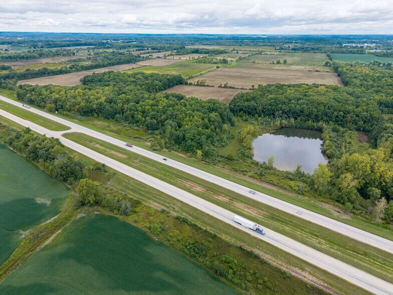 More Photos Of 4225 East St, Akron Office For Sale