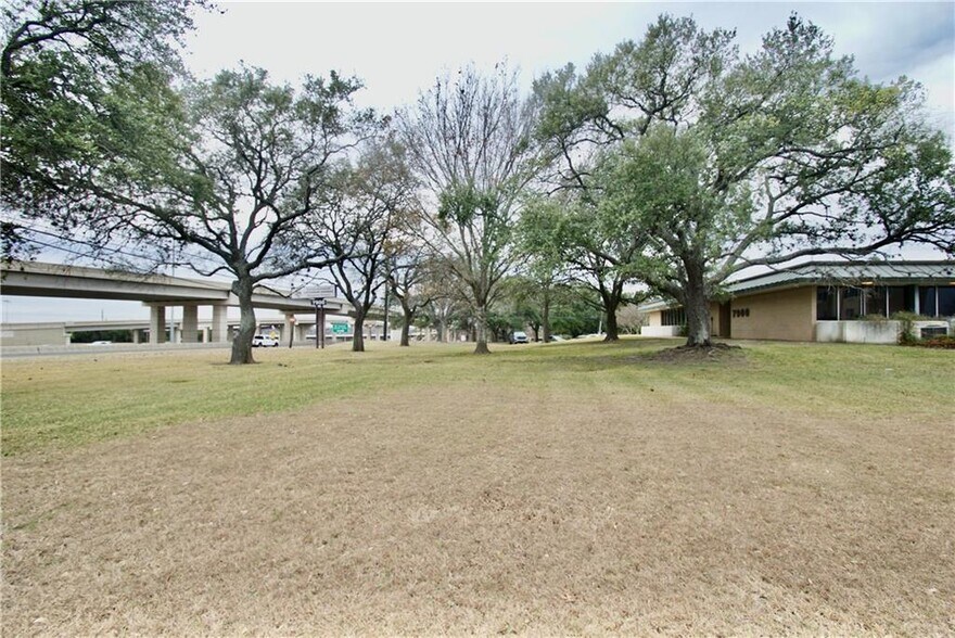 More Photos Of 8108 Exchange Drive, Austin Land For Sale