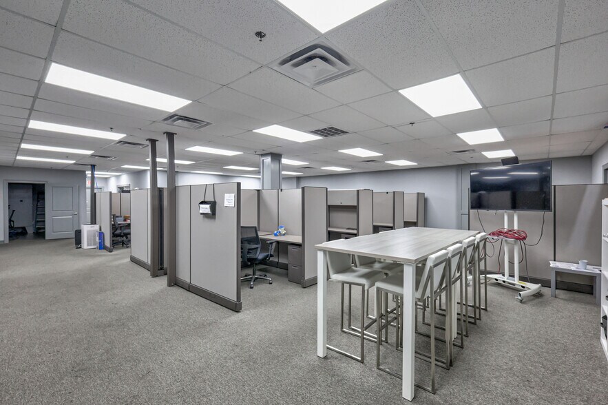 More Photos Of 831 Park Ave, Murfreesboro Manufacturing For Lease