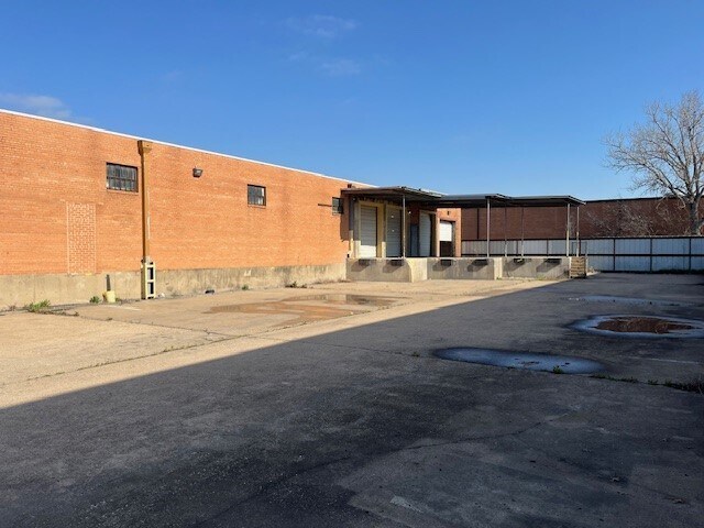 More Photos Of 8500-8600 Sovereign Row, Dallas Warehouse For Lease