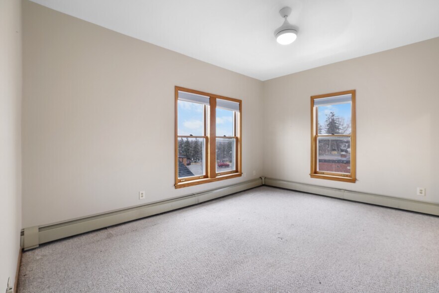 More Photos Of 520 2nd St, Excelsior Funeral Home For Sale