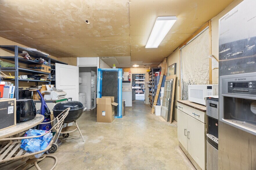 More Photos Of 8401 Baldwin St, Oakland Warehouse For Sale