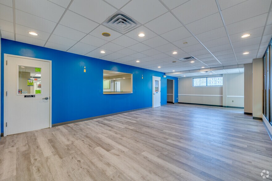 More Photos Of 17 S New York Ave, Atlantic City Parking Garage For Lease