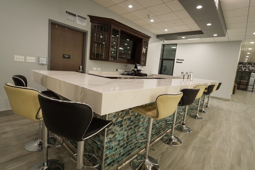 More Photos Of 601 S 88th Ave, Peotone Service Station For Lease