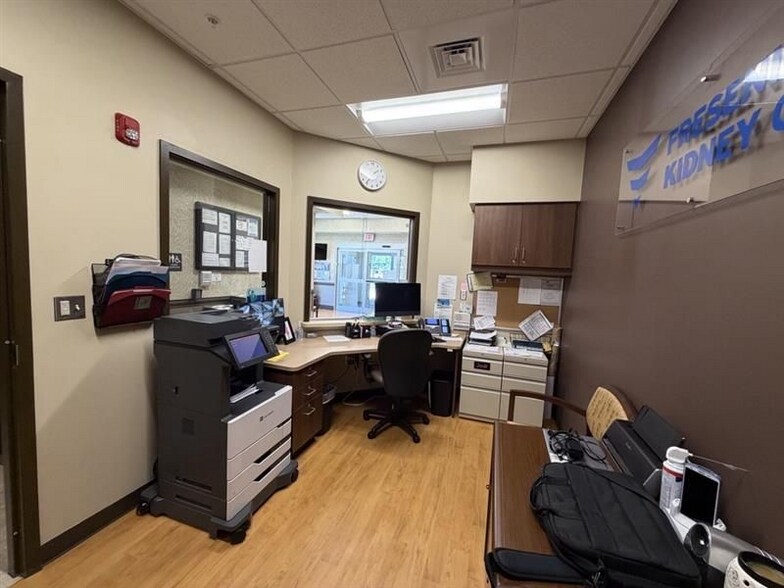 More Photos Of 801 W Bristol St, Elkhart Medical For Lease